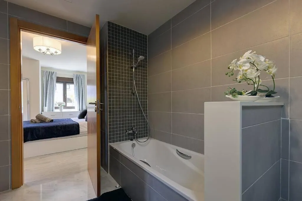 말라가 Stunning Modern Townhouse In Riviera Del Sol 아파트